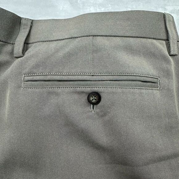 Cutter & Buck Men's Size 42x34 Golf Pants Neutral Oyster Taupe Pleat Front New - Picture 6 of 16